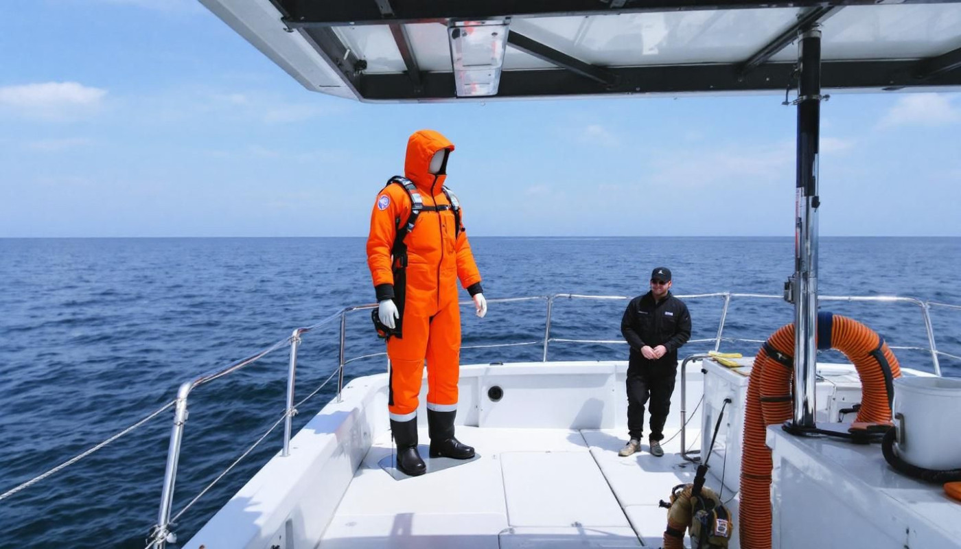 Comment choisir la bonne combinaison de survie pour la navigation ?